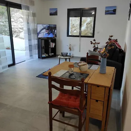 Apartament F2 *
